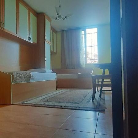 Enki'S Guesthouse Тирана Экстерьер фото