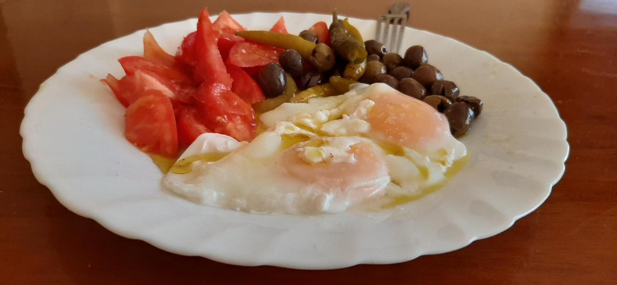 Enki'S Guesthouse Тирана Экстерьер фото
