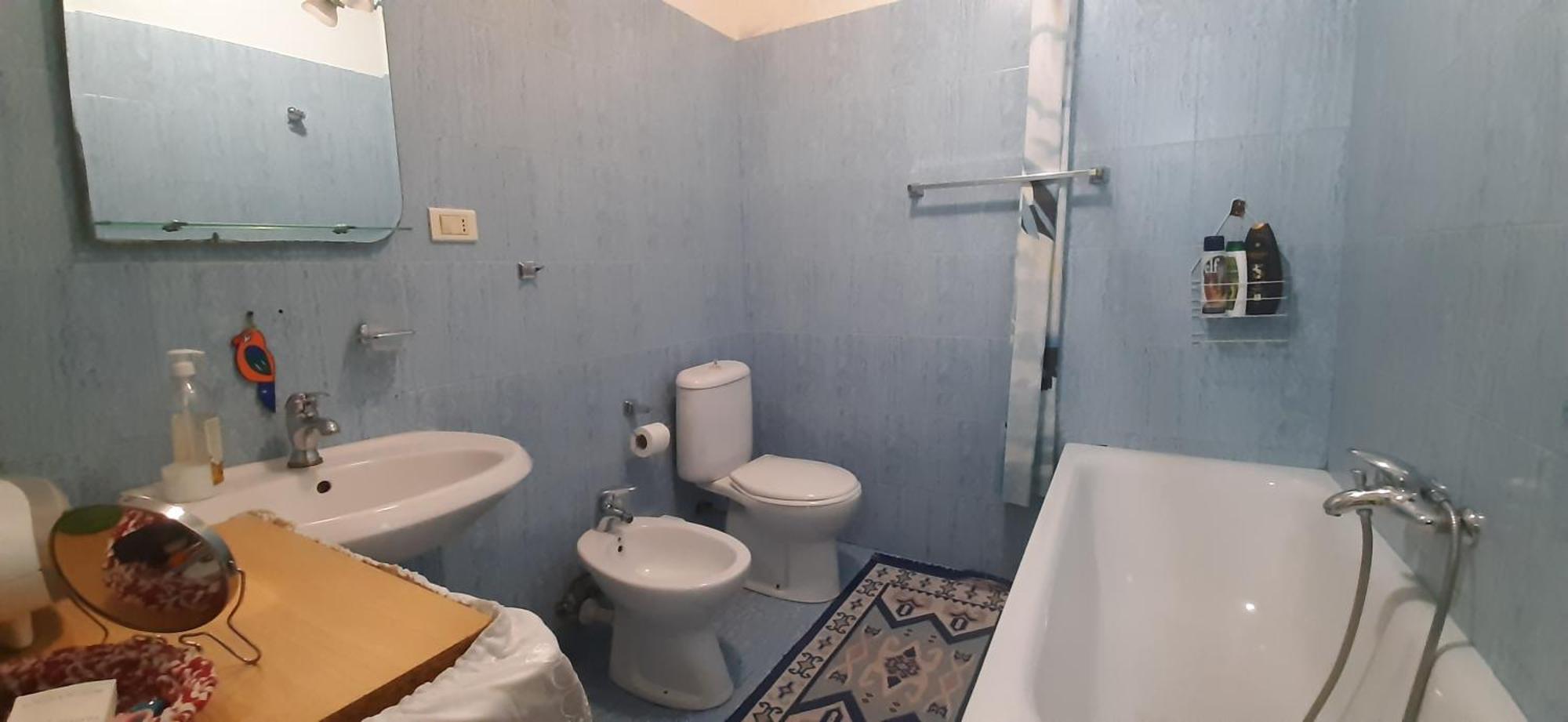 Enki'S Guesthouse Тирана Экстерьер фото